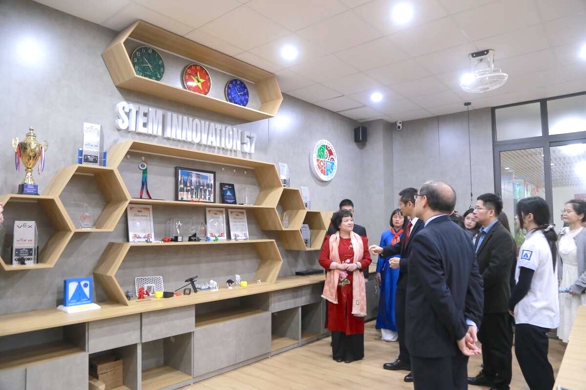 Phòng “STEM Innovation 57” của Trường THPT Chuyên Hà Nội – Amsterdam. Ảnh: Nhà trường cung cấp