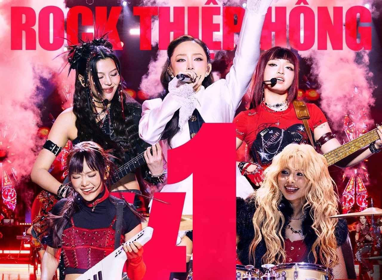 Toc Tien's Pink Card Rock Medley. Photo: Organizing Committee.