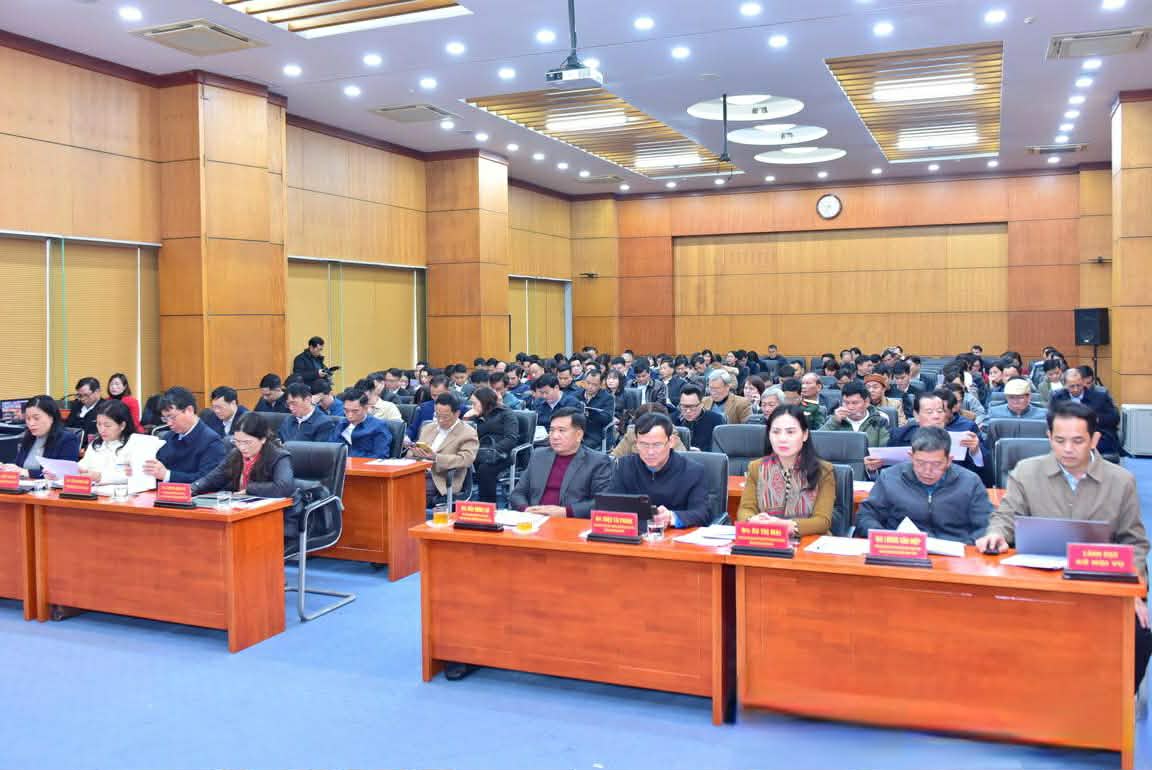 Approving the list of 14 candidates for the National Assembly of Tuyen Quang province. Photo: Ly Thinh