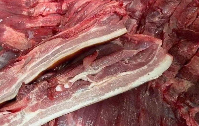 Pork is one of the sources of protein supplements that workers can choose. Photo: Kieu Vu