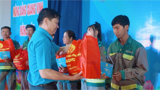 Tết Sum vầy ấm áp với đoàn viên, người lao động An Giang