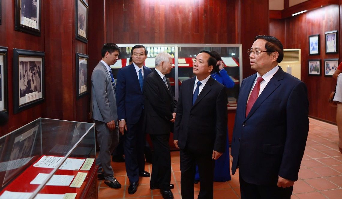 Thủ tướng Phạm Minh Chính thăm Khu lưu niệm cố Thủ tướng Phạm Văn Đồng ở xã Mộ Đức, tỉnh Quảng Ngãi. Ảnh: Thành Linh