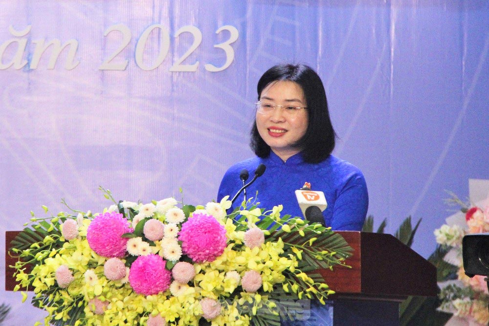 Portrait of Ms. Phan Thi Thuy Linh - Chairwoman of the Da Nang City Labor Federation. Photo: Tuong Minh