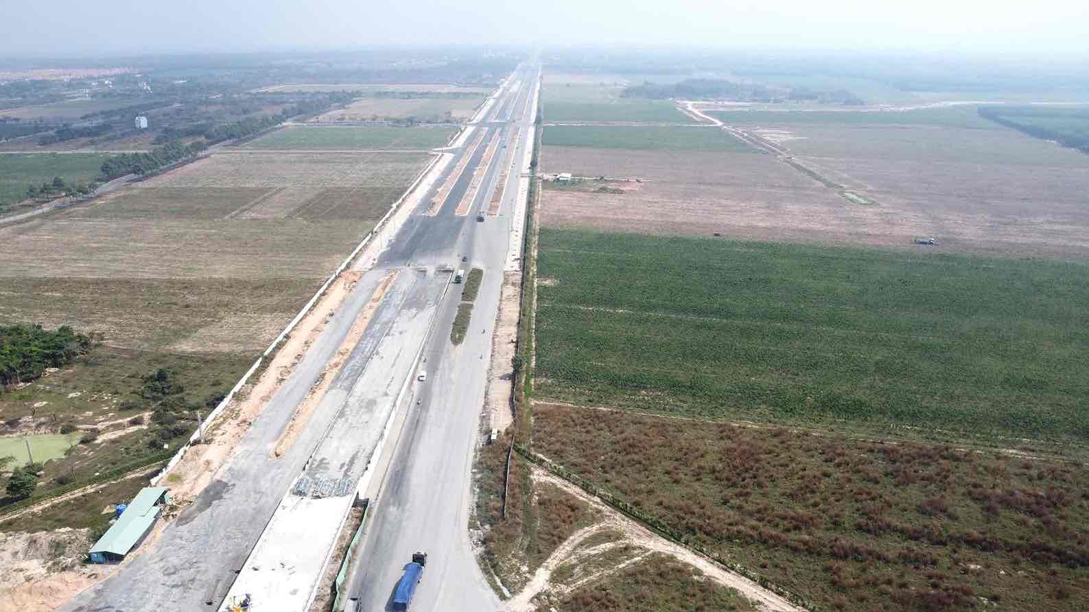 Road 25C and 25B projects connecting National Highway 51, Long Thanh airport. Photo: HAC