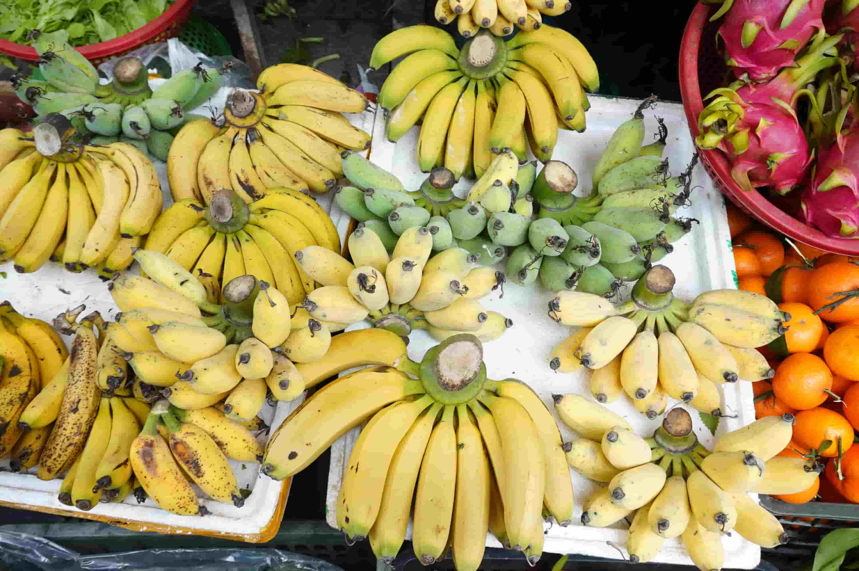 Chuối tiêu trở thành mặt hàng được ưa chuộng dịp rằm tháng Giêng. Ảnh: Huyền Anh