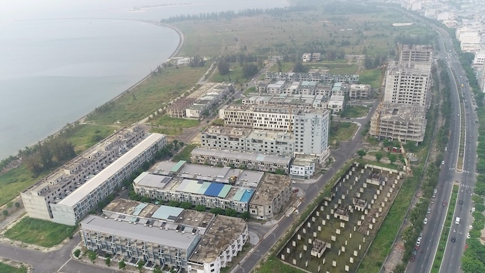 Cảnh hoang tàn của khu đô thị lấn biển ở Đà Nẵng. Ảnh: Văn Trực