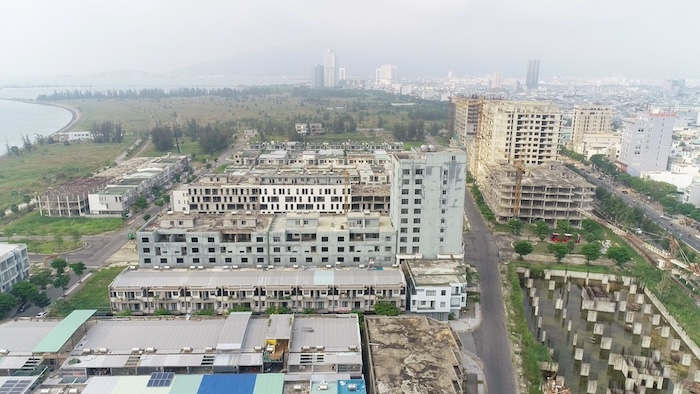 The Da Phuoc urban area project (Da Nang City) after nearly 20 years is still just unfinished buildings. Photo: Van Truc