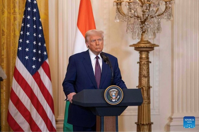 Ông Trump đe dọa tấn công Iran bằng lực lượng chưa từng thấy