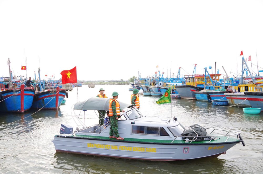 The state management responsibility of ministries and sectors is stated in the draft Decree detailing a number of articles of the Law on Emergency Situations. Photo: Border Guard