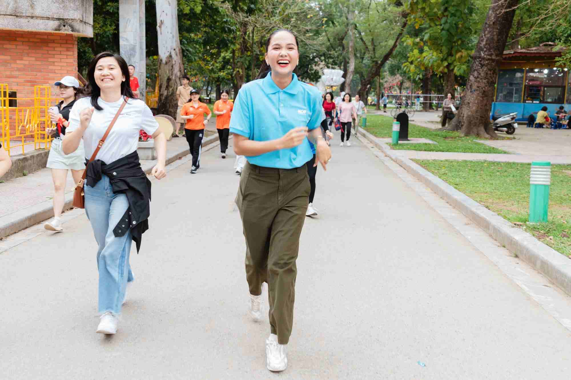 Miss H'Hen Nie takes to the streets to run for children with rare diseases. Photo: BTC