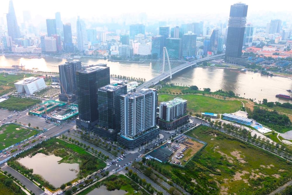 사이공 강 양쪽 강둑을 잇는 메트로가 시민들의 기대를 받고 있습니다.