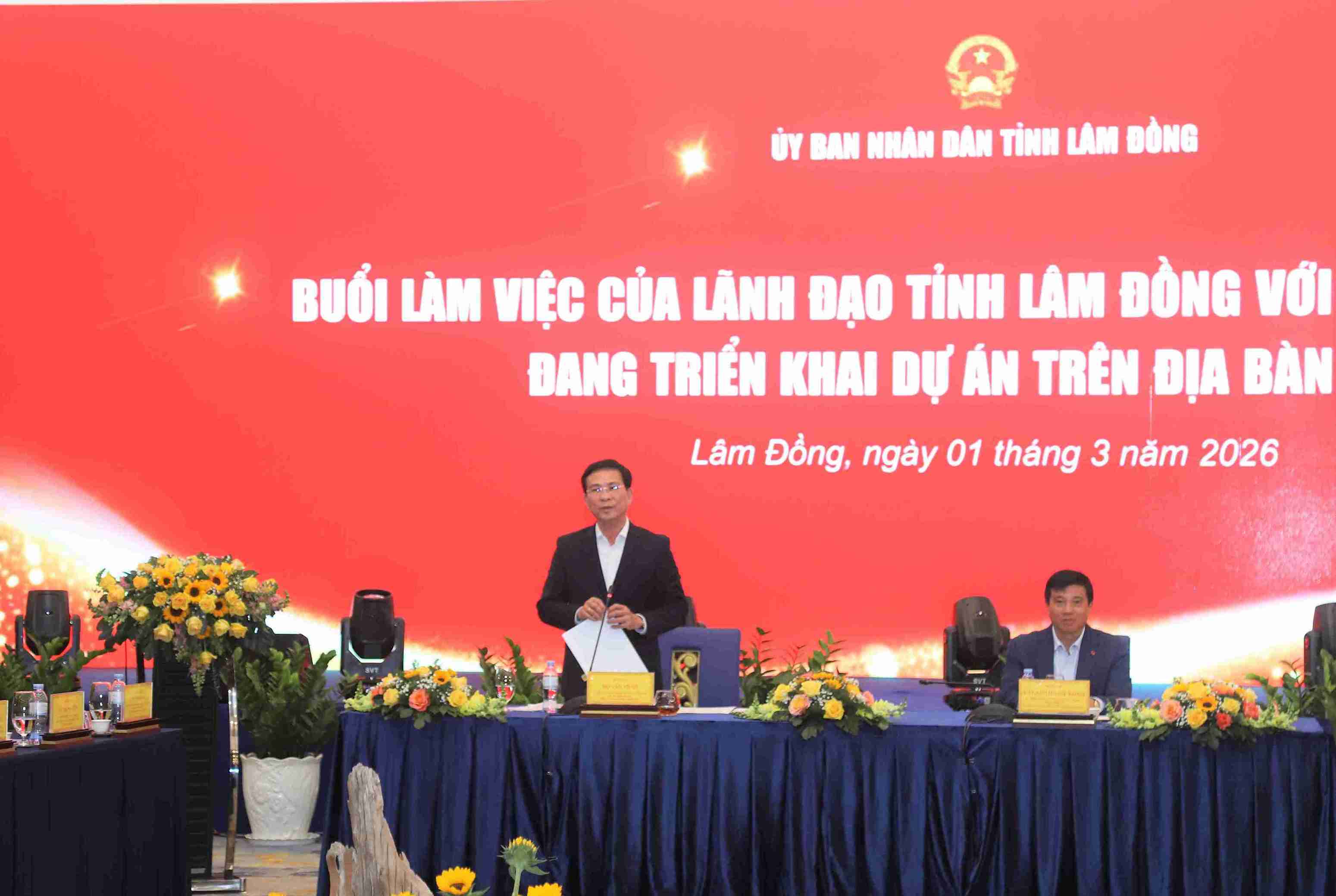 Bí thư Tỉnh ủy Lâm Đồng Y Thanh Hà Niê Kđăm và Chủ tịch UBND tỉnh Lâm Đồng Hồ Văn Mười chủ trì buổi làm việc. Ảnh: Phúc Khánh 