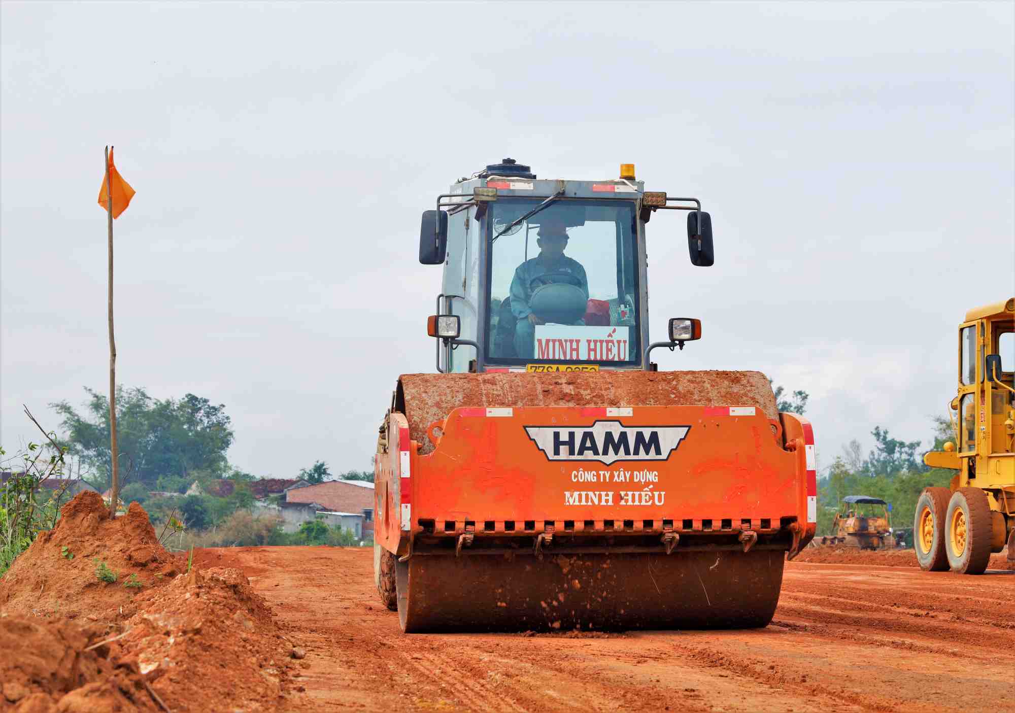 Construction of the Quy Nhon - Pleiku expressway project. Photo: Thanh Tuan