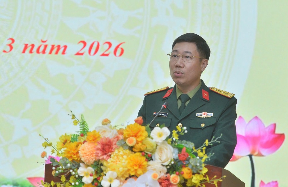 The 10th Vietnam - China Border Defense Friendship Exchange contributes to building a special friendship between the armies and peoples of the two countries. In the photo is Colonel Do Duy Chinh - Deputy Director of the Propaganda and Training Department (General Department of Politics of the Vietnam People's Army) - giving the opening speech at the press meeting. Photo: Lan Nhi