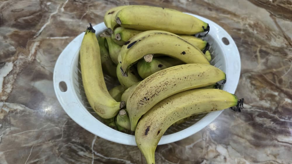 Bananas are one of the fruits that ripen quickly and should not be stored for too long. Photo: Tuan Dat