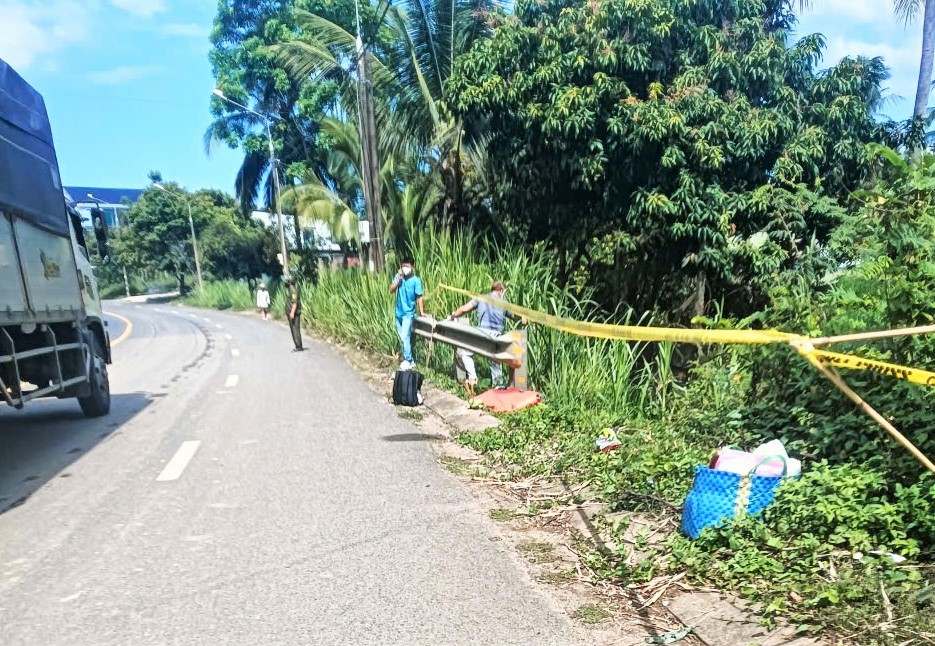 Cơ quan chức năng đang phong tỏa hiện trường phục vụ công tác điều tra. Ảnh: Hải Đường 