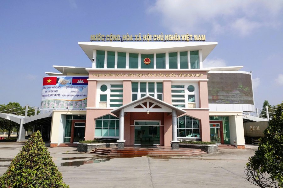 Toàn tỉnh Tây Ninh có 21 cửa khẩu, trong đó 4 cửa khẩu quốc tế gồm Mộc Bài, Xa Mát, Tân Nam và Bình Hiệp. Ảnh: Duy Minh