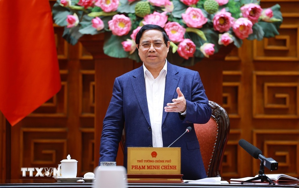 Prime Minister Pham Minh Chinh requested to immediately use the gasoline and oil price stabilization fund, resolutely not to let energy shortages occur in any circumstances. Photo: VNA