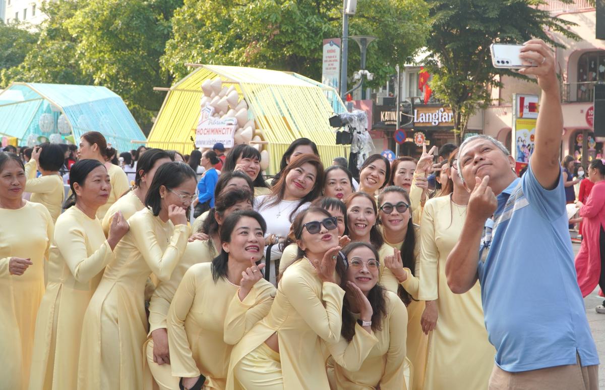 Ao dai spreads tourist attraction in Ho Chi Minh City