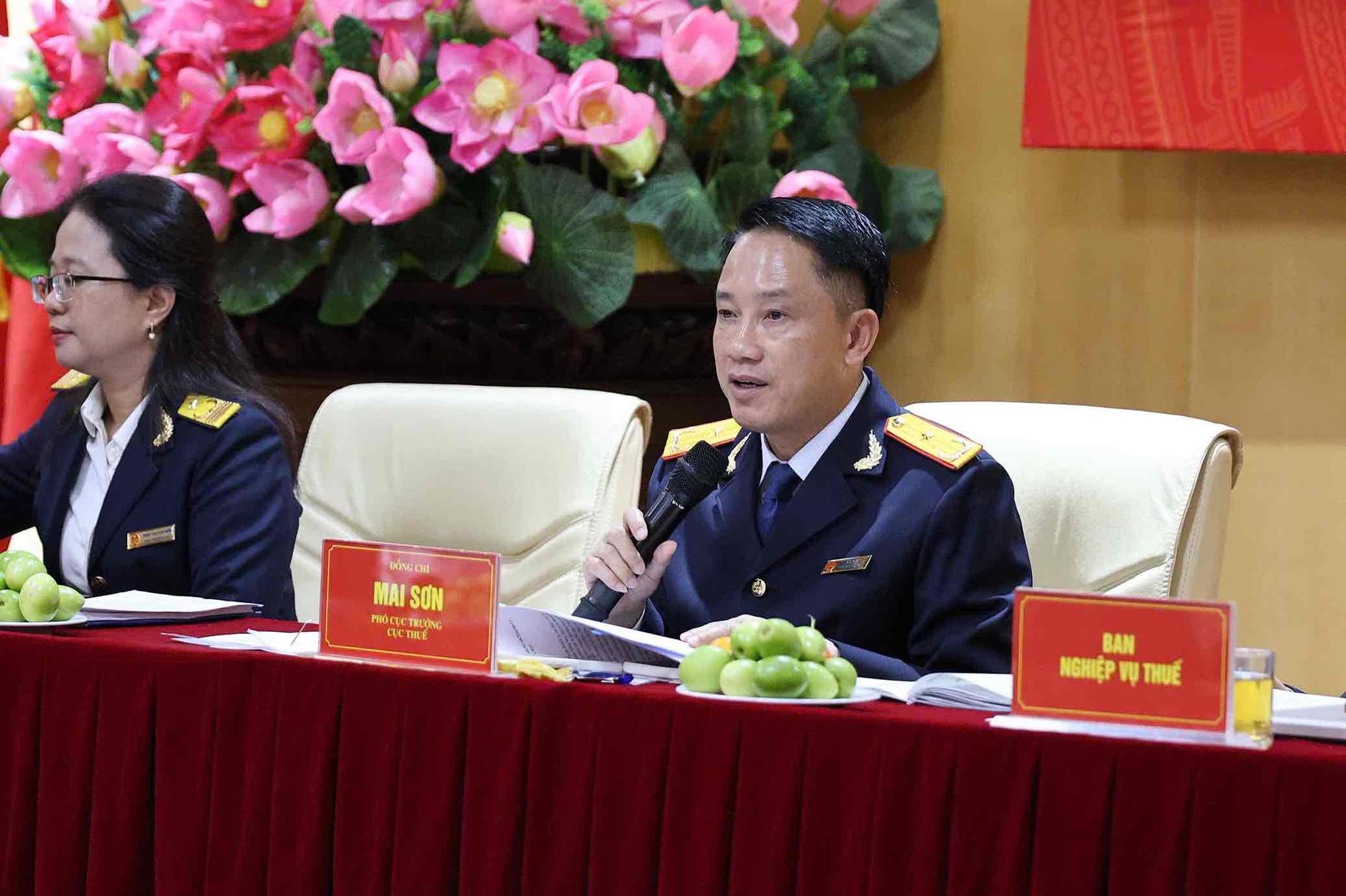 Ông Mai Sơn – Phó Cục trưởng Cục Thuế phát biểu tại họp báo về chính sách thuế đối với hộ kinh doanh và cá nhân kinh doanh. Ảnh: Hà Vy 