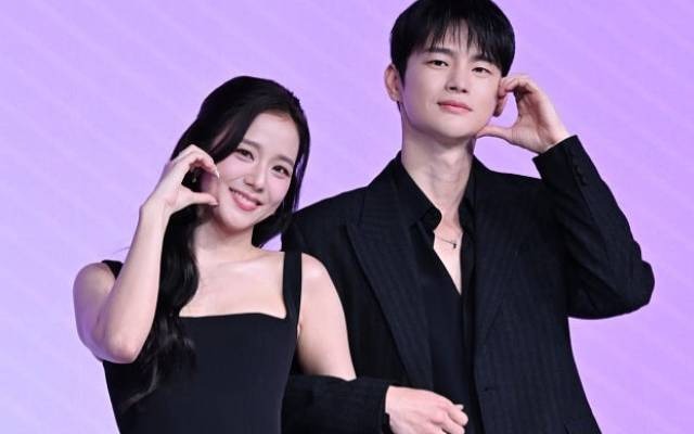 Jisoo và bạn diễn Seo In Guk trong phim mới. Ảnh Nhà sản xuất