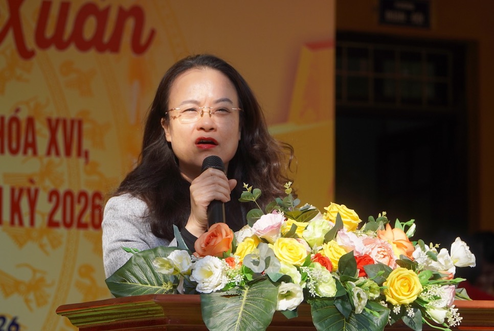 Bà Nguyễn Thị Nắng Mai – Phó bí thư thường trực Đảng ủy phường Tây Tựu. Ảnh: Tường Vân