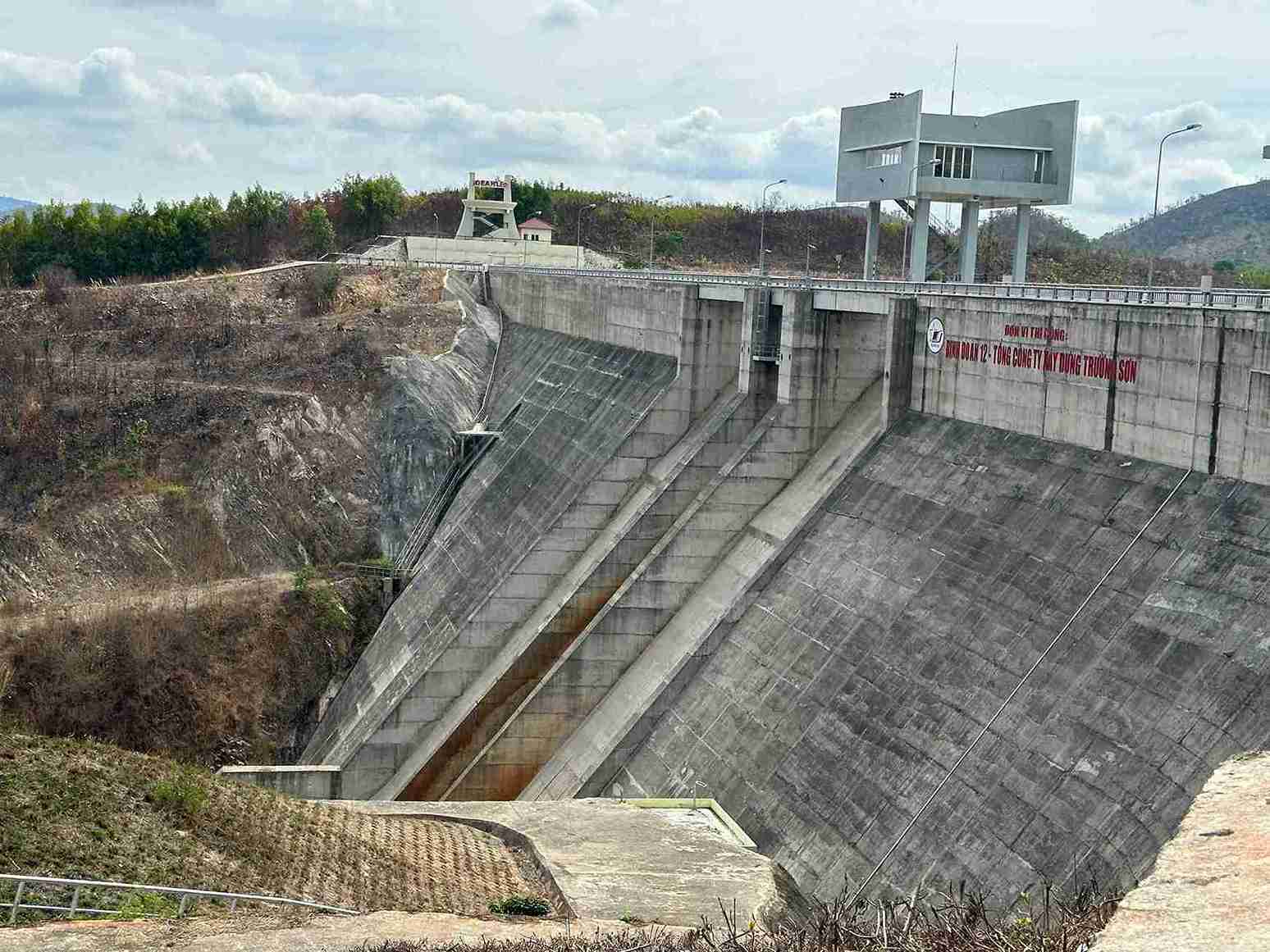 Địa bàn tỉnh đang có nhiều công trình thủy lợi quy mô lớn phục vụ tưới tiêu cho cây trồng. Ảnh: Bảo Trung