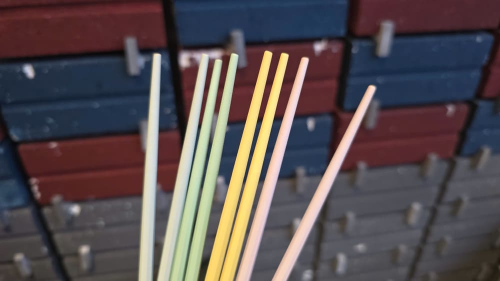 Applying the principle of choosing plastic chopsticks will help ensure health safety for the family. Photo: Tuan Dat