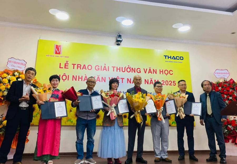 Lễ trao giải của Hội nhà văn Việt Nam sáng 10.3. Ảnh: Mi Lan