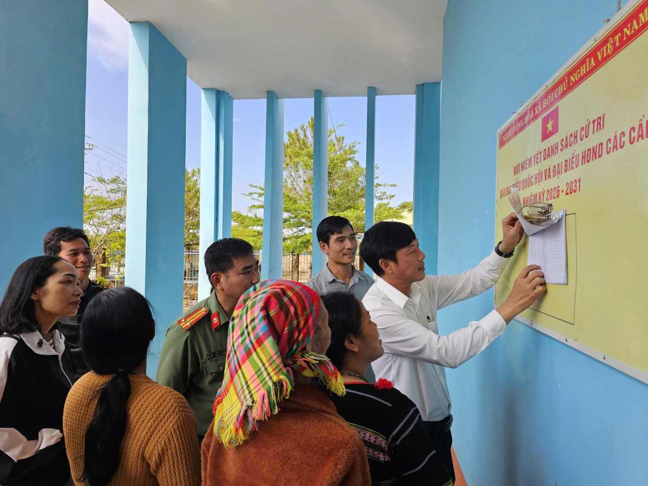 These days, the election atmosphere is extremely bustling in the border commune of Quang Truc. Photo: Manh Hoai