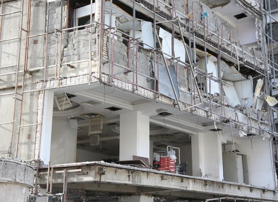 Một phần bệnh viện bị hư hại trong cuộc tấn công của Mỹ và Israel tại Tehran, Iran, ngày 7.3.2026. Ảnh: Xinhua