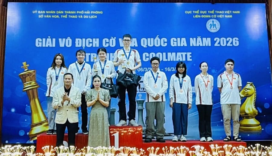Grandmaster Le Tuan Minh (middle) is achieving high results at the 2026 National Chess Championship. Photo: VCF