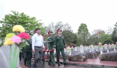 Martyr's remains found in the ammunition box are buried in Quang Tri. Photo: Han Nguyen