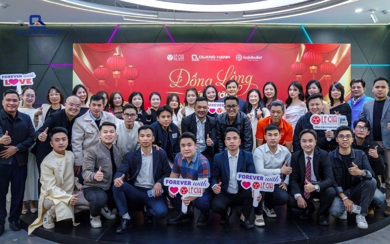 Đội ngũ nhân viên Điện máy Quang Hạnh. Ảnh: Điện máy Quang Hạnh