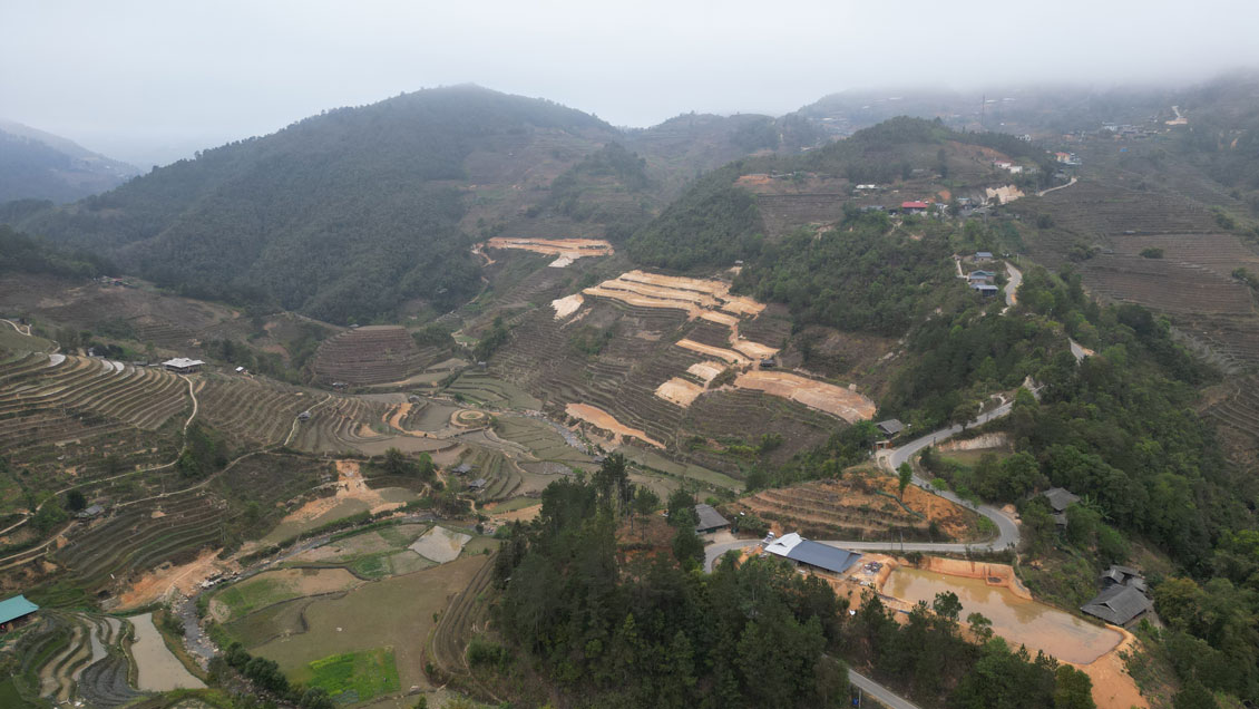 Water distribution is always carried out by the people according to the common consensus of the village. Photo: Hung Cuong
