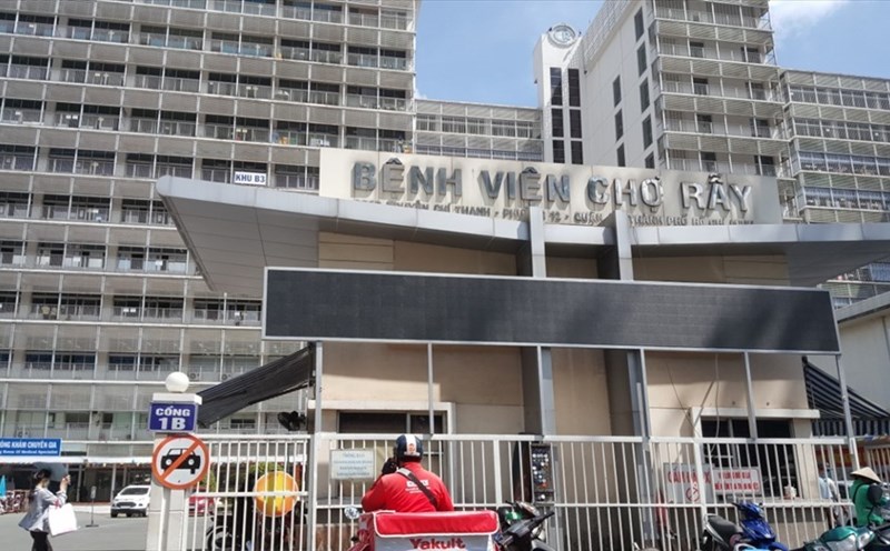 Tung tin sai sự thật về Bệnh viện Chợ Rẫy, người đàn ông bị phạt 7,5 triệu đồng. Ảnh: Anh Tú
