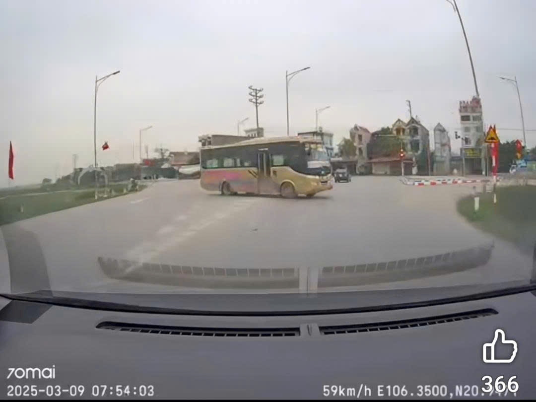 Hình ảnh xe khách vi phạm. Ảnh: Cục CSGT 