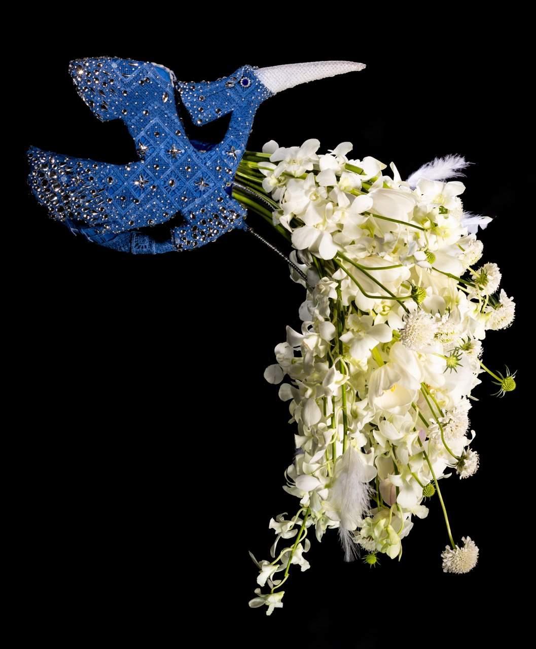 Hoa đăng quang dành cho tân hoa hậu. Ảnh: Sen Vàng.