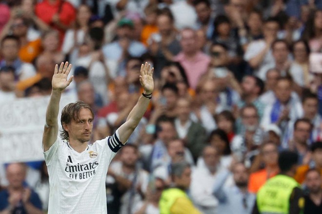 Tuyến giữa của Real Madrid suy yếu sau sự rời đi của Modric và Kroos.  Ảnh: AFP