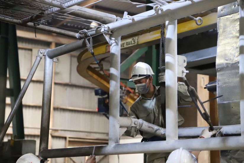 Rural and mountainous areas have a shift in labor to industry. Photo: Xuyen Dong