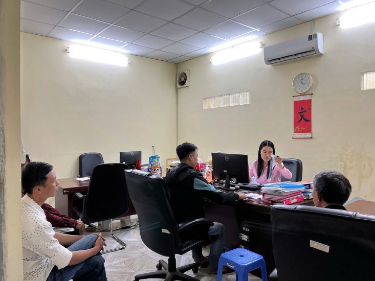 Dong Nai Trade Union supports workers to claim social insurance benefits. Photo: Ha Anh Chien