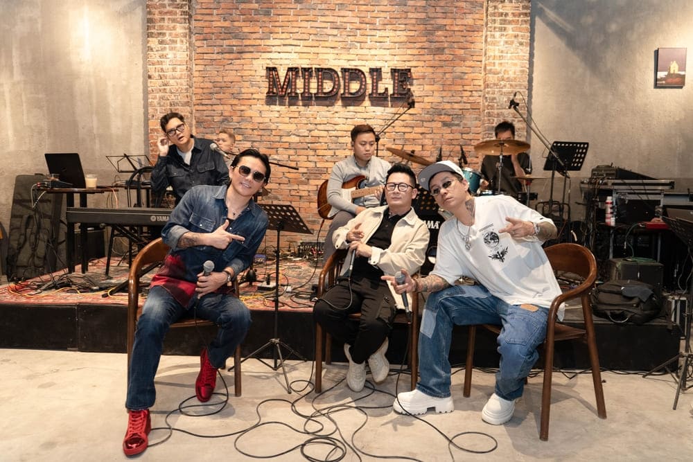 Bang Kieu, Tuan Hung and Tu Dua practice actively before the upcoming live concert. Photo: Character provided