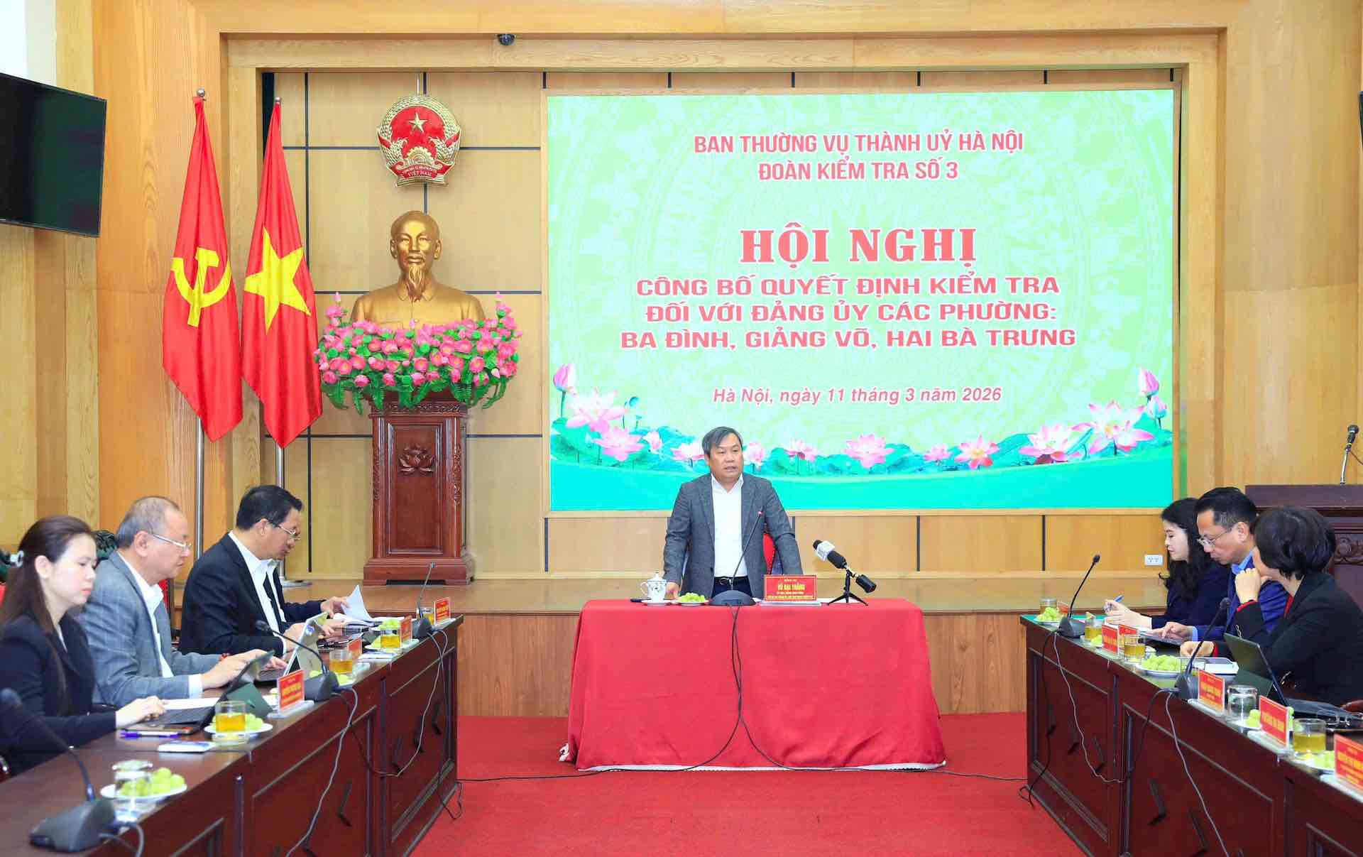 Conference announces Decision to inspect Party Committees of Ba Dinh, Giang Vo, Hai Ba Trung wards. Photo: Viet Thanh
