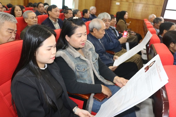 Voter Nguyen Thi Thanh Hoa, Thinh Minh commune, Phu Tho province said that the election atmosphere spread to each family. Photo: Minh Chuyen