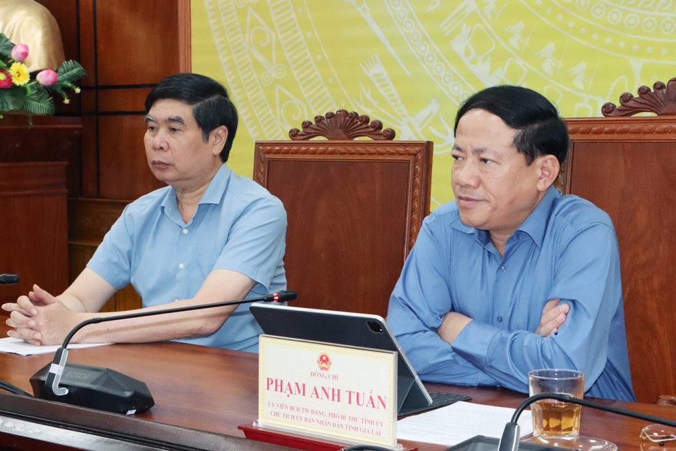 Chủ tịch UBND tỉnh Gia Lai Phạm Anh Tuấn chủ trì buổi làm việc. Ảnh: Kim Loan