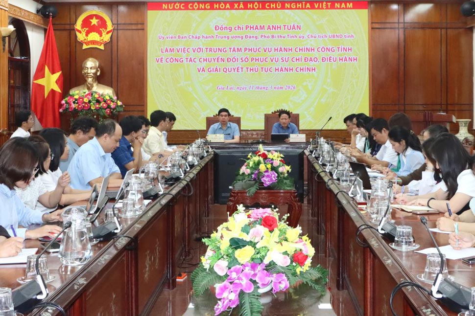 Quang cảnh buổi làm việc. Ảnh: Kim Loan