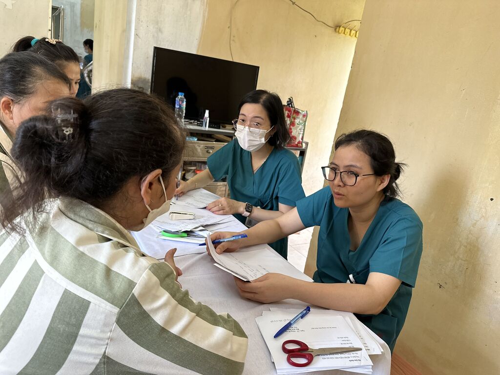 Bộ Công an đưa ra lý do ban hành dự thảo Thông tư liên quan đến chế độ gặp, nhận quà của phạm nhân. Ảnh: TTXVN