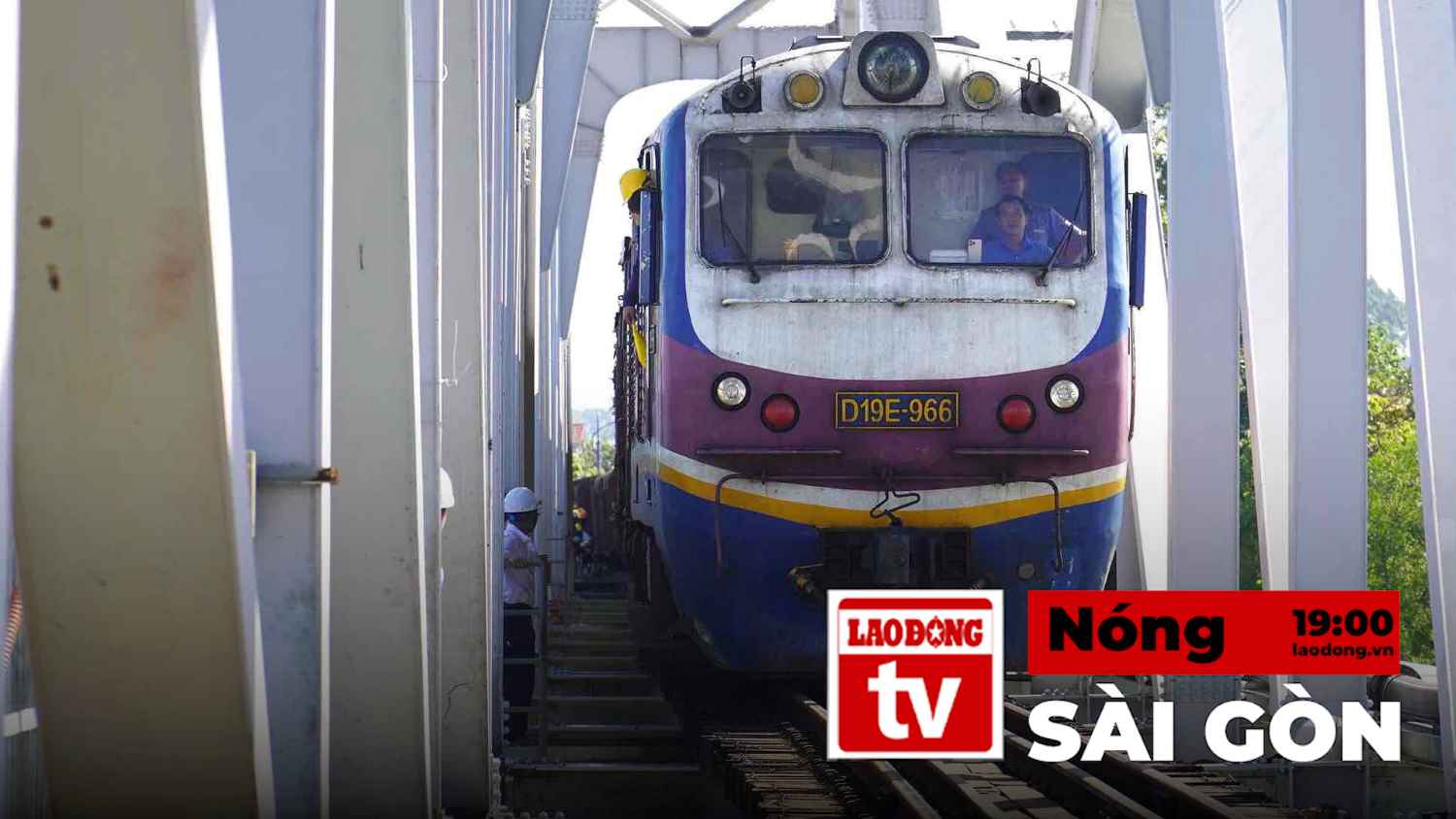 Saigon Hot News: Ghềnh Bridge repaired, North-South railway line reopens