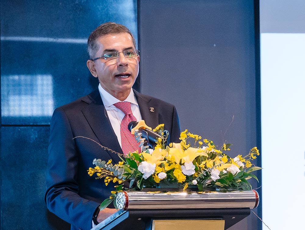 Ông Atul Lall - Giám đốc khu vực Bắc Á của VFS Global - chia sẻ thông tin tại sự kiện An toàn thị thực trong mùa du lịch cao điểm 2026. Ảnh: Minh Trang