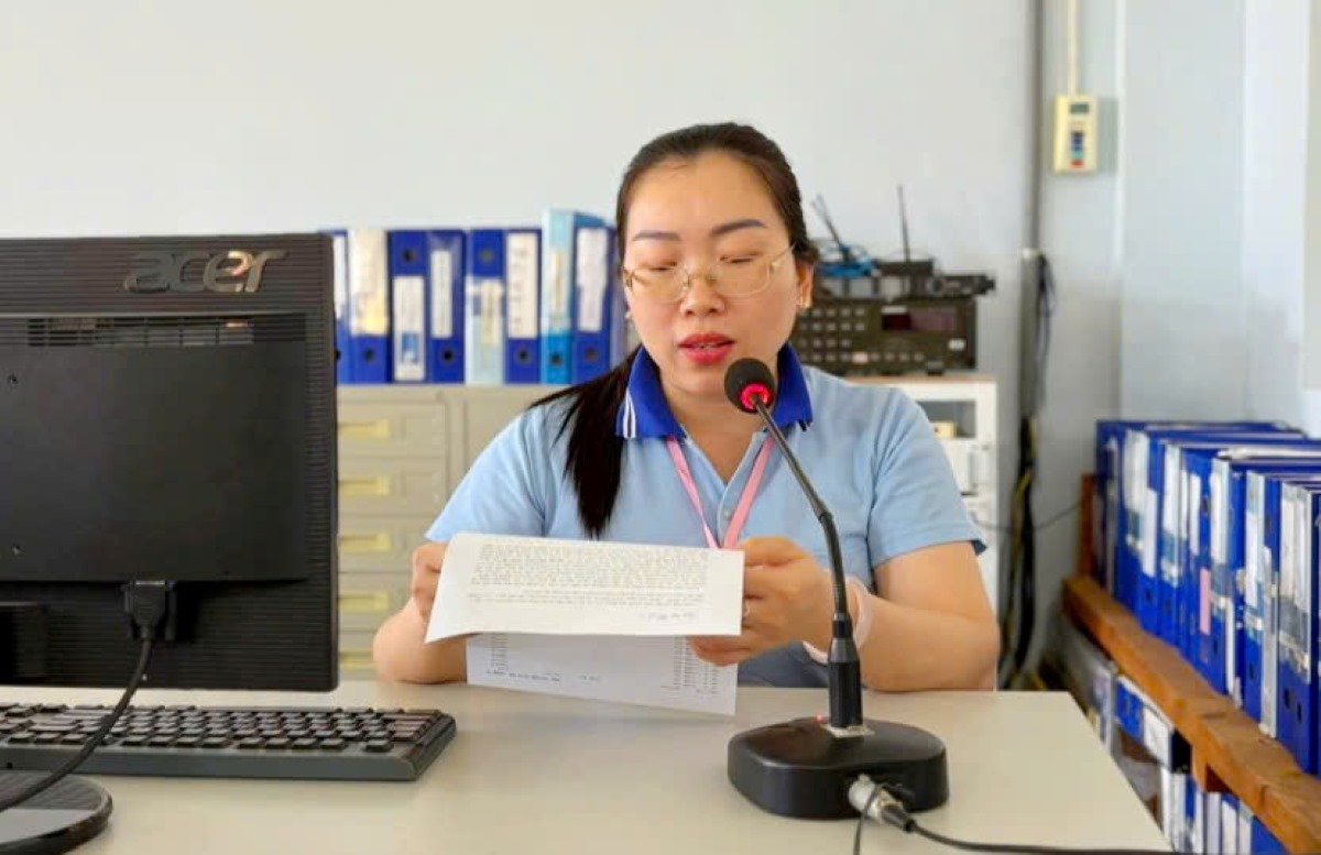 Công đoàn cơ sở sử dụng loa phát thanh nội bộ của công ty để vận động công nhân tham gia bầu cử đầy đủ. Ảnh: Quang Hùng